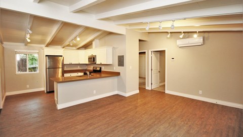 Floor plan for 2 beds, 1 bath, 715 sqft